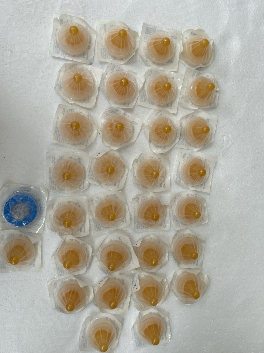 Similac disposable nipples
Nipple and ring
Lot 30